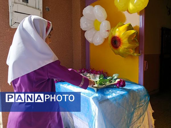 جشن شکوفه‌ها در دبستان شهید رجایی ایزدشهر