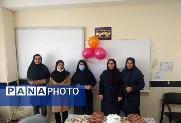 تقدیر از دبیران آموزشگاه نمونه دولتی فدک فاروج در هفته معلم