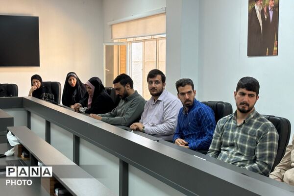 نشست صمیمی سرگروه‌ها به مناسبت هفته امور تربیتی