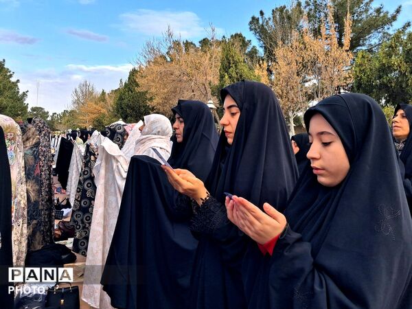 نماز عید سعید فطر در شهرستان کاشمر 