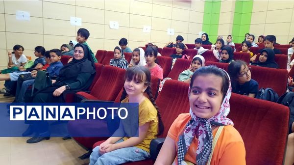 هم‌نشینی اعضای مراکز کانون پرورش فکری کودکان و نوجوانان در مشهد