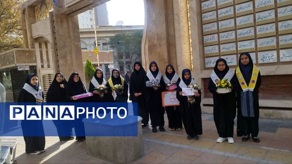 قدردانی  دختران پیشتاز دبیرستان شاهد تکتم از فرشتگان سفیدپوش بیمارستان ۱۷شهریور مشهد