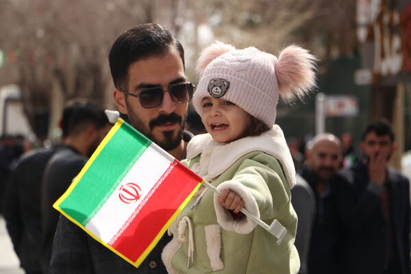 به عشق رهبرم، برای ایران
