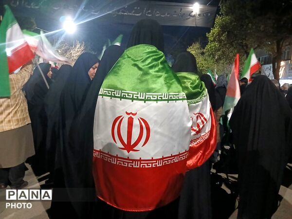 حماسه‌ حضور در زیر باران
