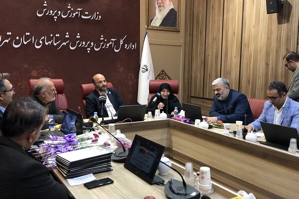 مراسم تقدیر از سفیران مدرسه سازی در اداره کل آموزش و پرورش شهرستانهای استان تهران 