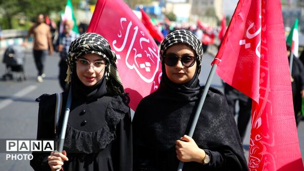 وداع حماسی ملت با پیکر مطهر پیشوای انقلاب اسلامی