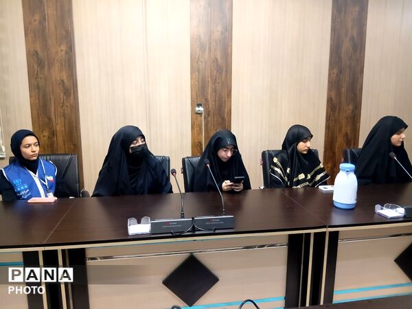 جلسه توجیهی و آموزشی دانش‌آموزان خبرنگار پانا اعزامی  استان البرز به مراسم وداع و تشییع قائد امت 