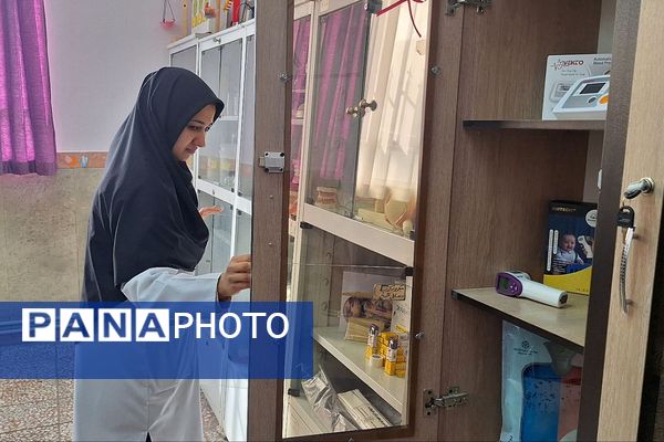 افتتاح اتاق بهداشت دبستان حنانه ناحیه دو شهرری به مناسبت دهه فجر 