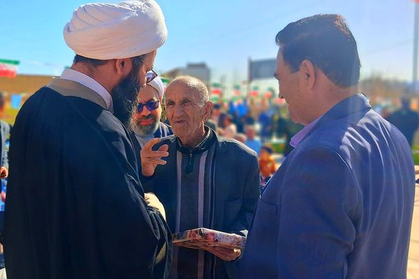 طنین زنگ انقلاب در مدرسه فرزانگان شهرستان باشت