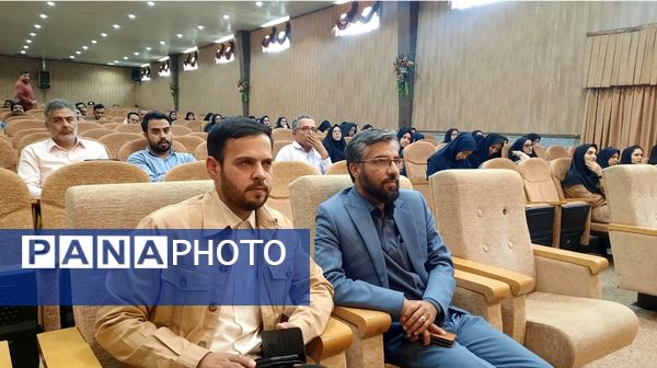 همایش سرگروه‌ها و دبیران درس تفکر و سبک زندگی خراسان رضوی