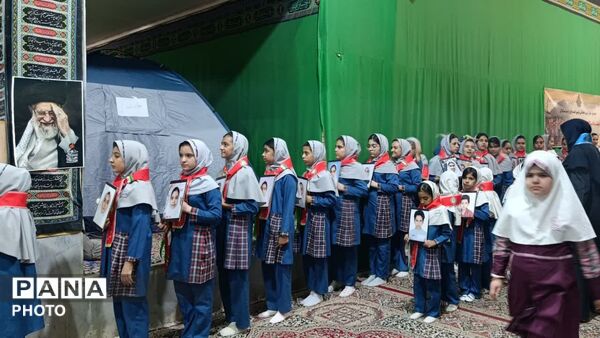 جشن بیست‌وهفتمین سالگرد تاسیس سازمان دانش آموزی توسط پیشتازان یزدی