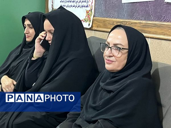 نواختن زنگ شکوفه‌ها در دبستان شاهد پسران شهرستان محمودآباد