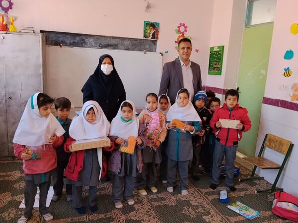 بازدید معاون آموزشی اداره آموزش و پرورش شهرستان خاتم از مدارس روستای خوانسار 