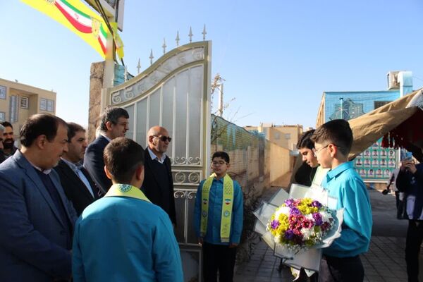 زنگ انقلاب در یزد طنین انداز شد