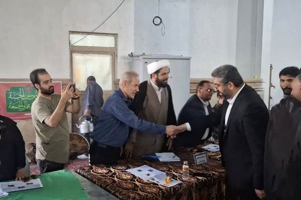 میز خدمت اداره آموزش و پرورش شهرستان قدس در نماز جمعه