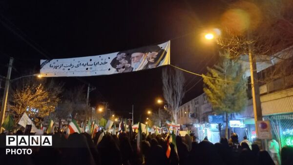 بیعت با رهبر جدید در شب بارانی؛ پیام همبستگی و امید به سوی آینده را دارد