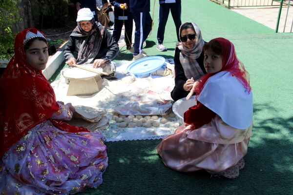 «جشنواره دا» در دبستان غیرانتفاعی امام صادق (ع) 