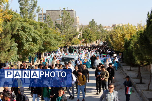 برگزاری راهپیمایی ۱۳ آبان در شهر درق 