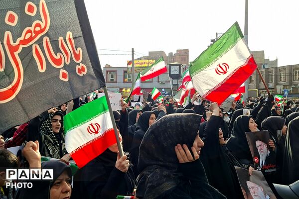 بیعت مردم قرچک با سومین رهبر نظام مقدس جمهوری اسلامی ایران