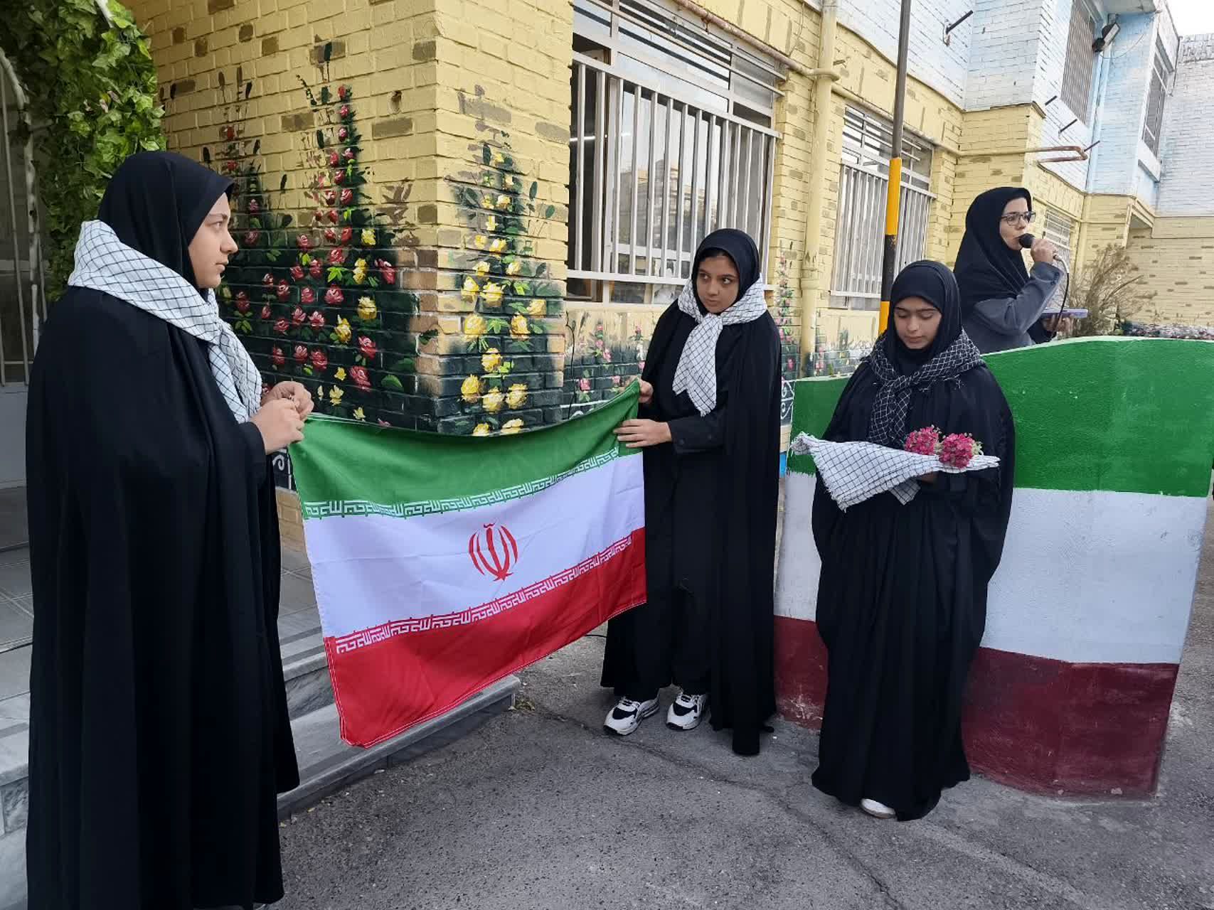 آیین بازگشایی مدارس در مدرسه ازرم مشهد 