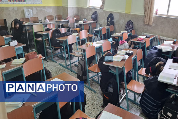 مانور زلزله در مدارس پیشوا «با شعار مدرسه ایمن، جامعه تاب آور»