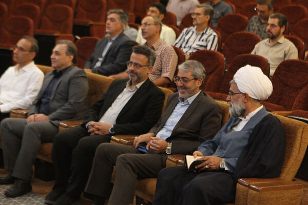هم‌افزایی دانشگاه آزاد و آموزش و پرورش برای ارتقای آموزش متوسطه در کاشان