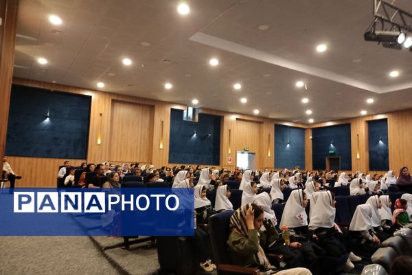 جشن شکوفه‌های دبستان بعثت ناحیه ۳ شیراز 