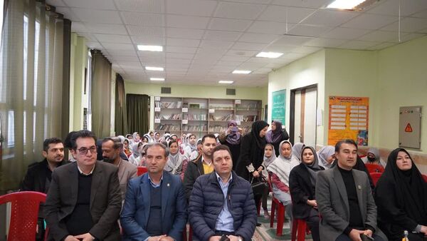 مراسم گرامیداشت سالروز حماسه ۹ دی و آیین نواختن زنگ بصیرت در مدرسه شاهد فرشتگان