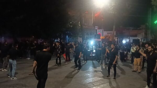 مراسم عزاداری شب عاشورا در خیابان‌های نیشابور 
