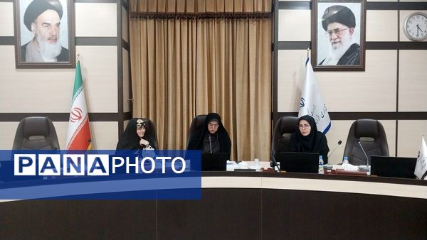 کارگروه دختران نواجوان و جوان مشهد با مشاور معاون رئیس جمهور در امور زنان وخانواده 