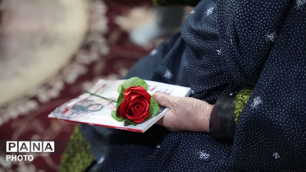 دیدار مسئولین شهرستان فردیس با جمعی از خانواده معظم شهدا