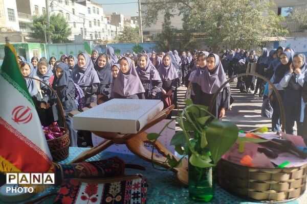 جشن «جوانه‌ها»؛ آغاز یک مسیر تازه برای هفتمی‌های دبیرستان هدی 