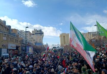 راهپیمایی پرشور یوم الله ۲۲بهمن در مشهد مقدس