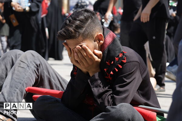 آخرین وداع ملت ایران با رهبر شهید 