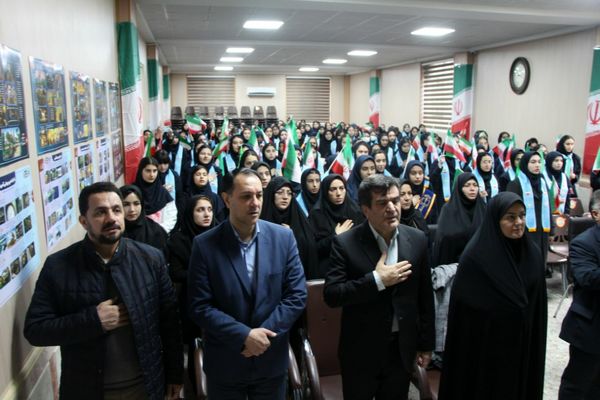 آغاز رسمی جشن‌های دهه فجر در مدارس ناحیه ۴ تبریز