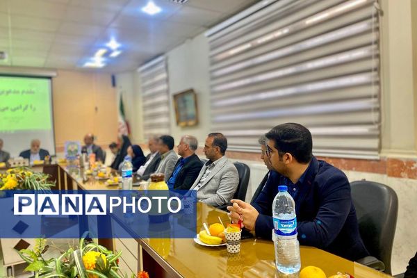 جلسه ستاد شاهد ورامین با محوریت ارتقای کیفیت آموزشی و تجلیل از فرزندان شهدا