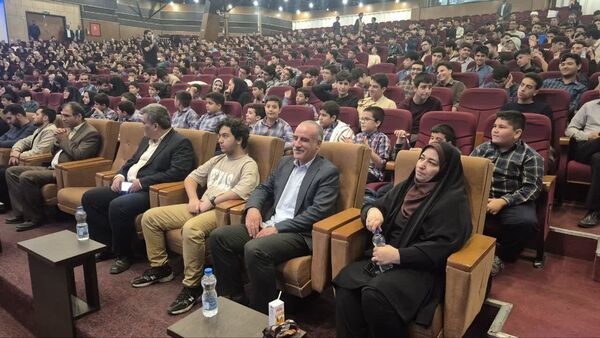 همایش طلایه‌داران دانش و بینش منطقه ۱۶