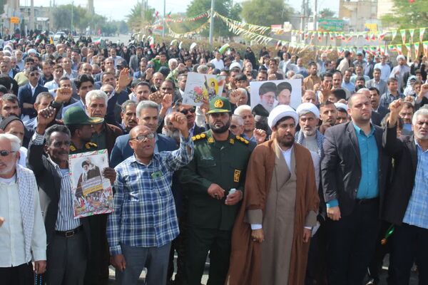 حماسه‌آفرینی فرهنگیان و دانش‌آموزان کهنوجی در جشن سالگرد انقلاب اسلامی