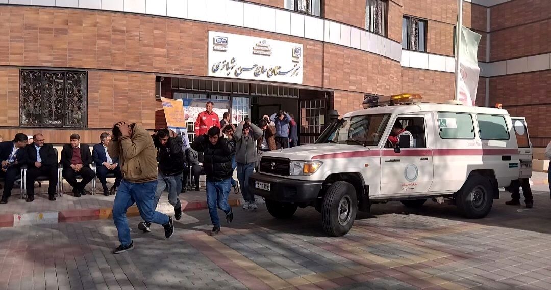 بیست و هفتمین مانور سراسری زلزله و ایمنی در هنرستان حاج حسن شهبازی اهر