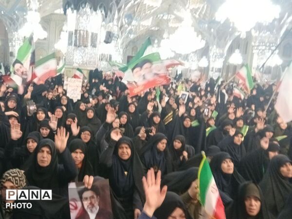اجتماع بیعت بانوان با رهبر انقلاب اسلامی  در حرم مطهر رضوی