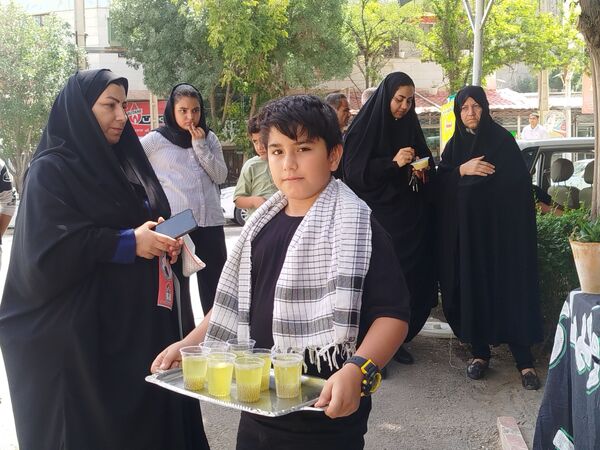 برپایی موکب دانش‌آموزی در روز اربعین حسینی در فاروج