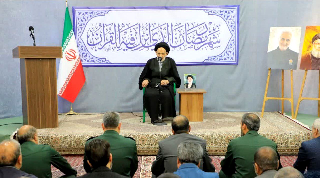دیدار مدیرکل و کارکنان بنیاد شهید و امور ایثارگران خراسان جنوبی با نماینده ولی فقیه