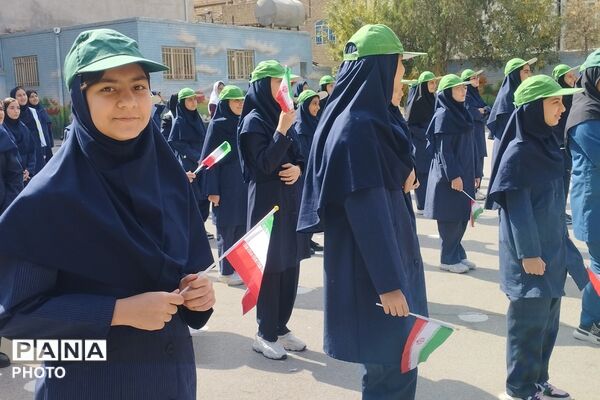 مراسم هفته نیروی انتظامی در مدرسه یاس‌نبی و فتح بهارستان‌دو