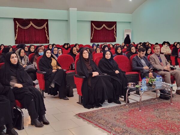همایش گفتمان سازی الگوی سوم زن مسلمان و کنشگری جمعیت در تبریز