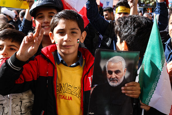 حضور پرشور دانش آموزان زنجانی در راهپیمایی ۱۳ آبان