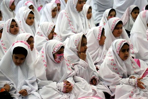 جشن تکلیف2000 نفری دانش‌آموزان زابل