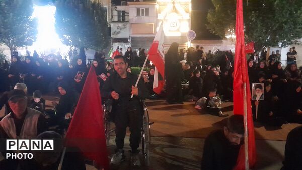 طنین نوای یا حسین در مسجد جامع نیشابور غرق در سوگ عاشورا