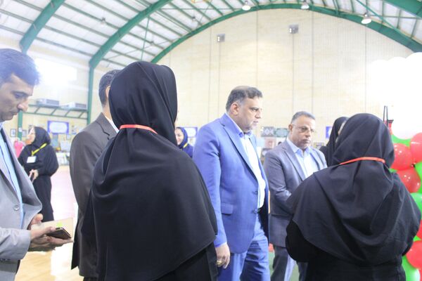 نمایشگاه دست‌سازه‌های هنرجویان هنرستان و کاردانش
