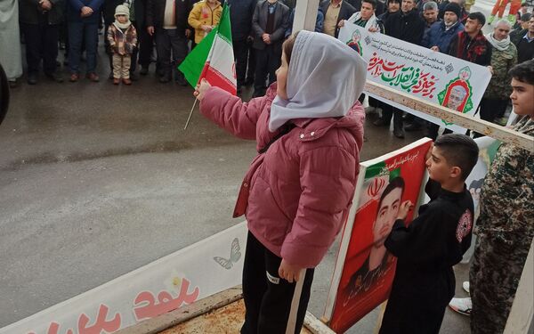 قابی از خواجه در راهپیمایی ۲۲‌بهمن