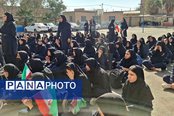 بازدید معاون پرورشی و فرهنگی اداره‌کل شهرستانهای استان تهران از جشنواره انار در هنرستان ام‌البنین ورامین